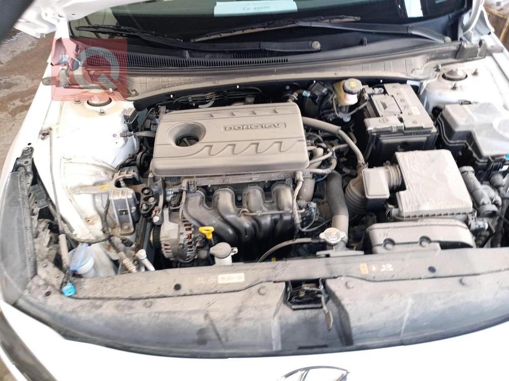 هیوندای ئەلەنترا